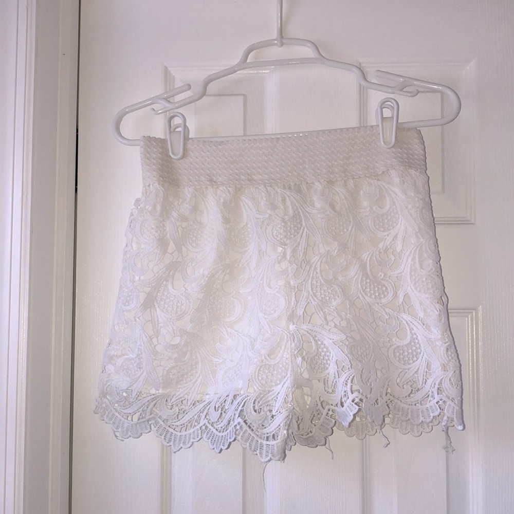 NWT Joyce Leslie lace overlay shorts